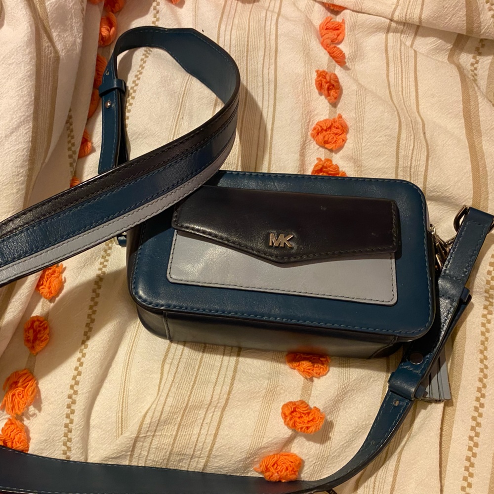 Blue camera bag/crossbody MK purse with card wallet